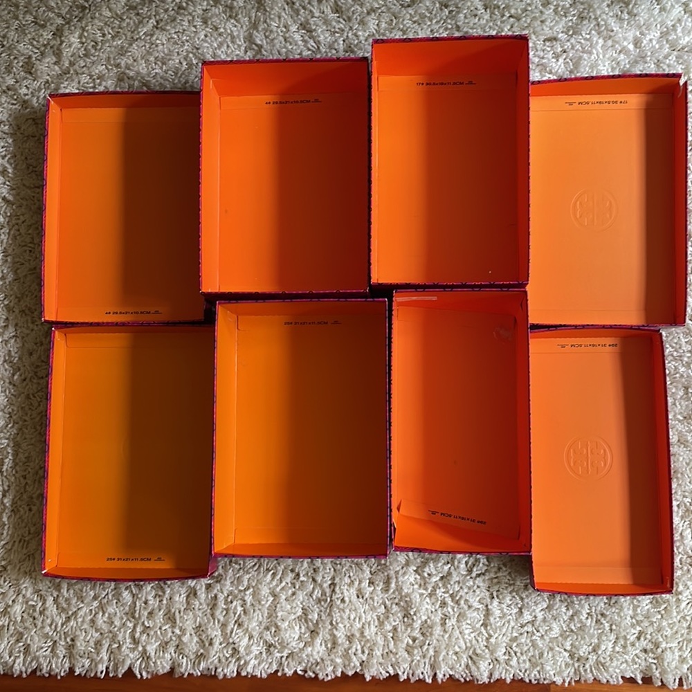 5 TORY BURCH SHOEBOXES - plus big shopping bag - Picture 4 of 6